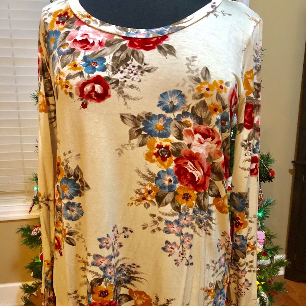 Boutique Floral Tunic Plus Size